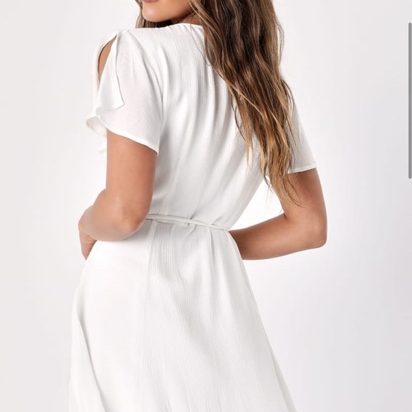 NWT LULUS Harbor Point Ivory White Flutter Sleeve Mini Wrap Dress Size M - Picture 3 of 14